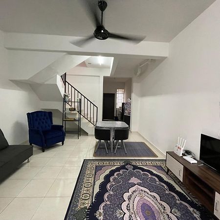 D'Cahaya Homestay Batu Pahat Luaran gambar